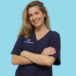 doctora eva subirats fondo azul doctora eva subirats fondo azul